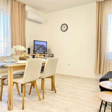 Central Apartment For 4 Guests Next To State Opera 旧扎戈拉 外观 照片