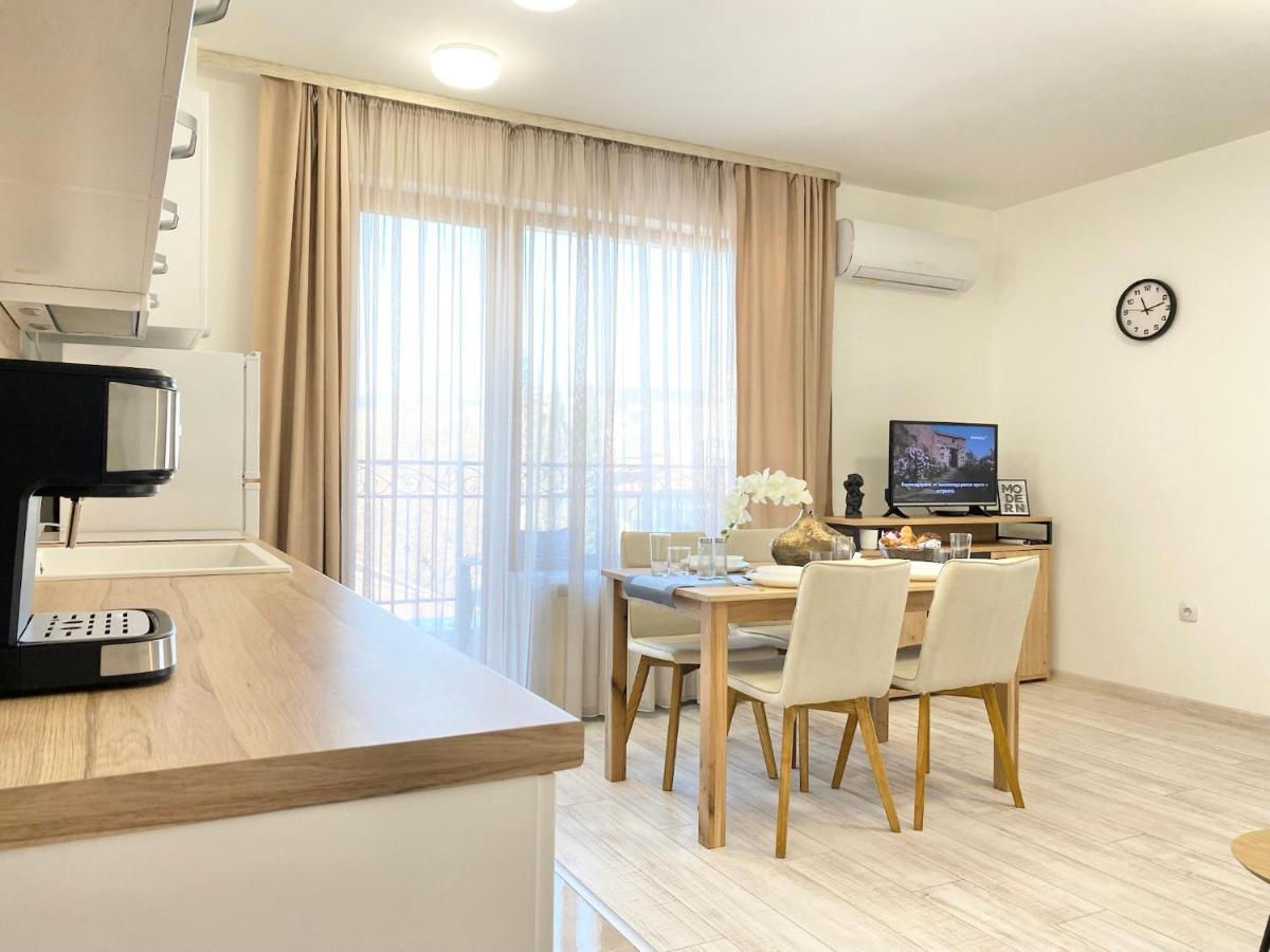 Central Apartment For 4 Guests Next To State Opera 旧扎戈拉 外观 照片