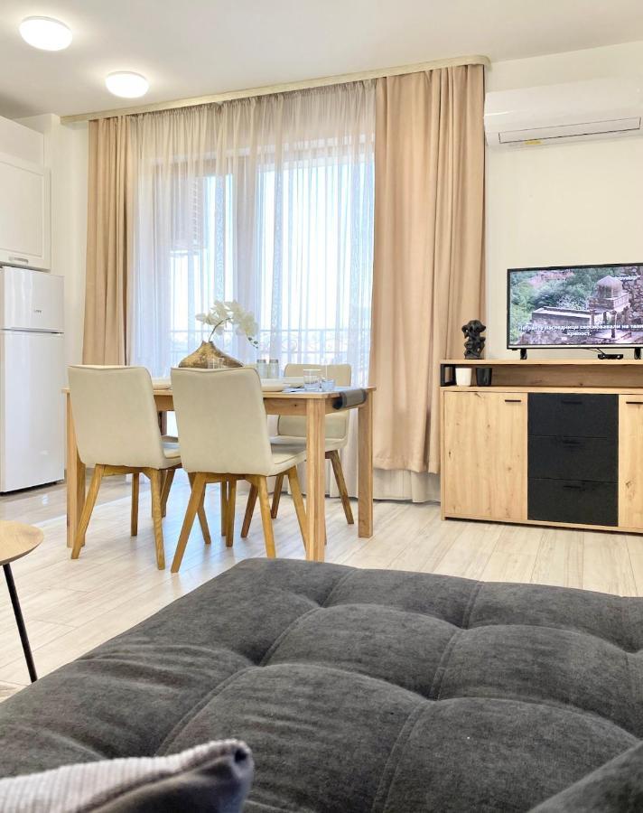 Central Apartment For 4 Guests Next To State Opera 旧扎戈拉 外观 照片